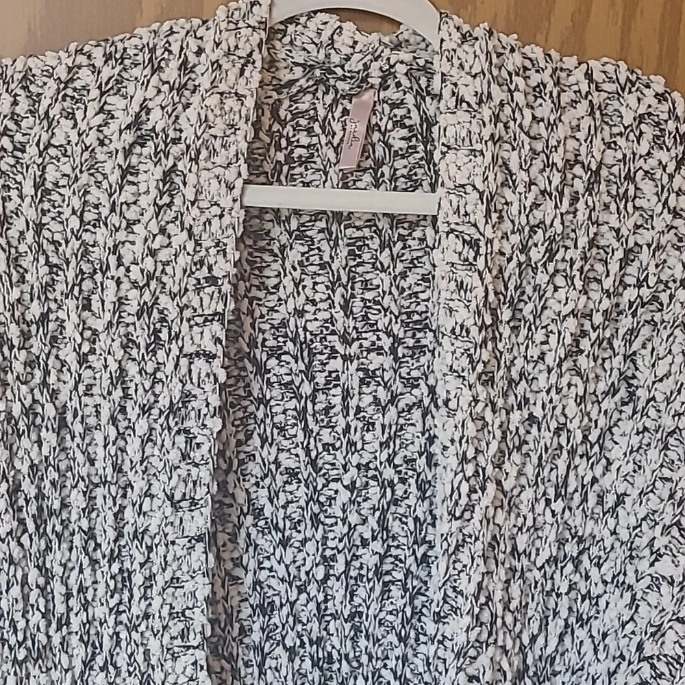 Cardigan - Picture 2 of 4